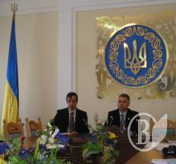 Чернігів: Народний депутат України Юрій Бут пообіцяв встановлення диктатури права Чернігів: Народний депутат України Юрій Бут пообіцяв встановлення диктатури права