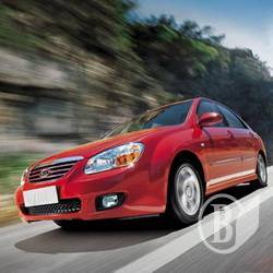KIA Cerato злетів з нічної дороги KIA Cerato злетів з нічної дороги