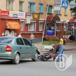 ДТП: Opel наїхав на мопед. ФОТОфакт ДТП: Opel наїхав на мопед. ФОТОфакт