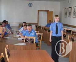 Молоде поповнення міліції у Чернігові Молоде поповнення міліції у Чернігові