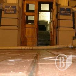 Пожежа в мерії Чернігова. Пошкоджено дах Пожежа в мерії Чернігова. Пошкоджено дах