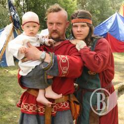 Історичне фехтування, лучники і костюми Коровелю-2008. ФОТОрепортаж Історичне фехтування, лучники і костюми Коровелю-2008. ФОТОрепортаж