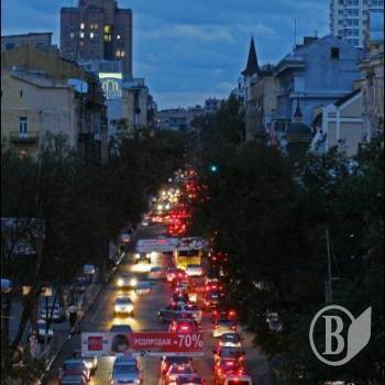 Київ помре від автопробок? Від Чернігова до столиці - жодного моста через Дніпро Київ помре від автопробок? Від Чернігова до столиці - жодного моста через Дніпро