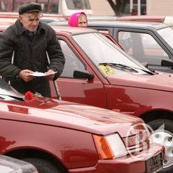 Чернігів: Інваліди отримали 22 авто. ФОТОрепортаж Чернігів: Інваліди отримали 22 авто. ФОТОрепортаж