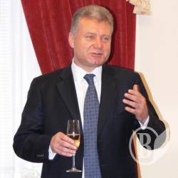 Мер Чернігова: Я оптиміст, але не «безбашенний». З Новим роком! Мер Чернігова: Я оптиміст, але не «безбашенний». З Новим роком!