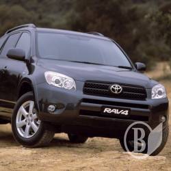 У Чернігові спалили Toyota RAV4