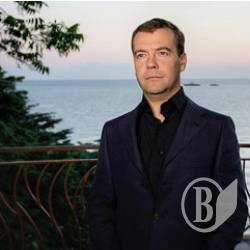 Медведєв: Ми вам указуватимемо, з ким дружити і як оцінювати історію. ВІДЕО