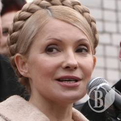 Юлія Тимошенко пообіцяла медикам доплату за стаж Юлія Тимошенко пообіцяла медикам доплату за стаж