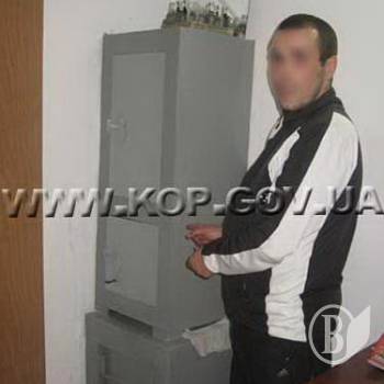 Друзяки-розбійники пограбували дві фірми. ФОТО Друзяки-розбійники пограбували дві фірми. ФОТО