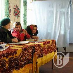Суд заборонив вносити зміни до списків виборців у день голосування