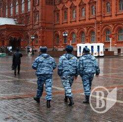 Хлопці в синьому накрили порносайт мідним тазом Хлопці в синьому накрили порносайт мідним тазом