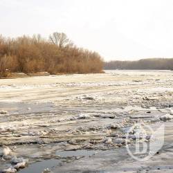 Вода відрізає села на Чернігівщині Вода відрізає села на Чернігівщині
