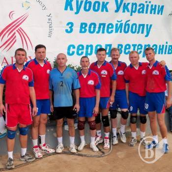 Черниговские ветераны волейбола – в десятке лучших Черниговские ветераны волейбола – в десятке лучших