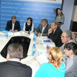 Представники чернігівського політикуму зустрілися у «Чистій політиці». ФОТО Представники чернігівського політикуму зустрілися у «Чистій політиці». ФОТО