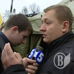 Орли Азарова зламали журналісту 5 каналу телекамеру. ВІДЕО Орли Азарова зламали журналісту 5 каналу телекамеру. ВІДЕО