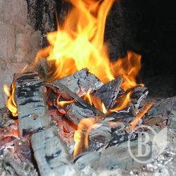 Печі підпалили три хати на Чернігівщині Печі підпалили три хати на Чернігівщині