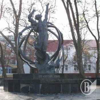 Будьмо гідними героїв Будьмо гідними героїв