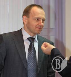 Депутат просить співати гімн України і скинутися на допомогу бідним Депутат просить співати гімн України і скинутися на допомогу бідним