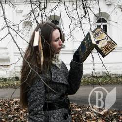 ФОТО з виставки «Світ довкола книги»