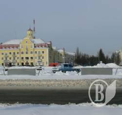 Центральна площа в горах снігу. Влаштовуємо фест скульптур? Центральна площа в горах снігу. Влаштовуємо фест скульптур?