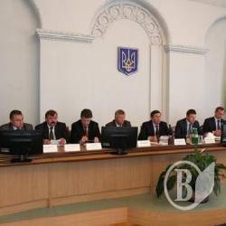Дисципліна в облдержадміністрації як в армії (фото) Дисципліна в облдержадміністрації як в армії (фото)
