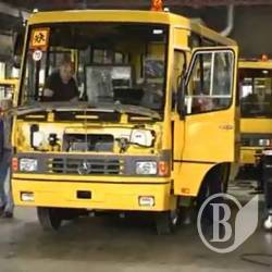Рекорд б’ють автобуси (відео) Рекорд б’ють автобуси (відео)