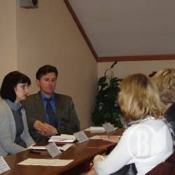 За круглим столом зустрілись бізнесмени та податківці (фото)