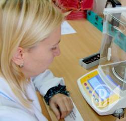 На яких вагах зважують ліки, спеції і золото (фото)