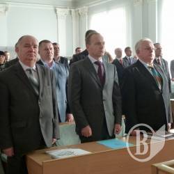 Атрошенко відкрив сесію міськради: «Ялівщину вже захистили» (фото) Атрошенко відкрив сесію міськради: «Ялівщину вже захистили» (фото)