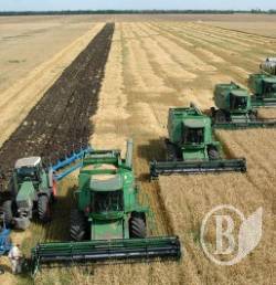 Аграрії купують іноземну техніку