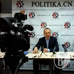 Депутат Атрошенко дав відверту переконливу прес-конференцію (відео) Депутат Атрошенко дав відверту переконливу прес-конференцію (відео)