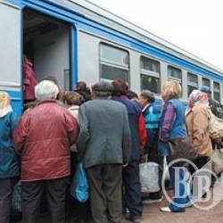 Безкоштовні вагони для пенсіонерів –дачників (відео) Безкоштовні вагони для пенсіонерів –дачників (відео)
