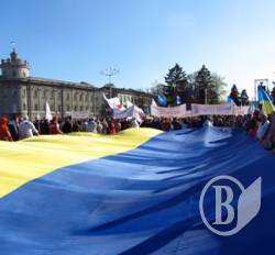 Скільки насправді людей встало у Чернігові? (відео) Скільки насправді людей встало у Чернігові? (відео)