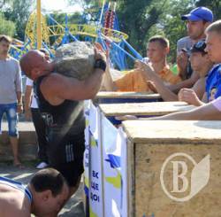Козацькі розваги богатирів у Чернігові (фото) ДОПОВНЕНО Козацькі розваги богатирів у Чернігові (фото) ДОПОВНЕНО