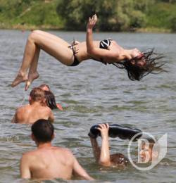 Пляжні знімки папараці у Чернігові (фото) Пляжні знімки папараці у Чернігові (фото)