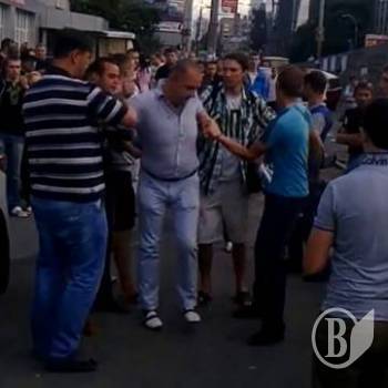 П’яний чернігівець влаштував крупну аварію в Києві (фото+відео) П’яний чернігівець влаштував крупну аварію в Києві (фото+відео)
