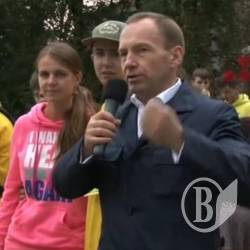 Атрошенко моралі не читає, а допомогає фінансово Атрошенко моралі не читає, а допомогає фінансово
