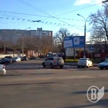 ДАІ, у нас водій з пішоходом б'ються без вас! ДАІ, у нас водій з пішоходом б'ються без вас!