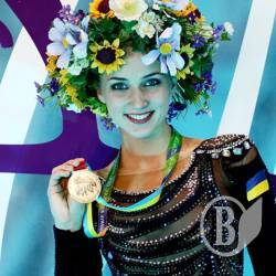 104 медалі завоювала Національна збірна команда з художньої гімнастики у 2013 році!