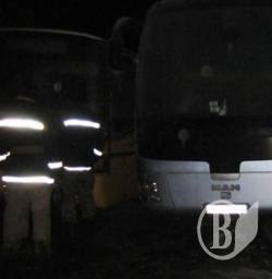 Автобуси горять. Значить це комусь потрібно в Чернігові Автобуси горять. Значить це комусь потрібно в Чернігові