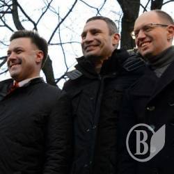 Опозиція «попала»: «тиск згори та тиск знизу» Опозиція «попала»: «тиск згори та тиск знизу»