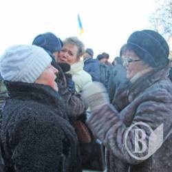 Скоробагатько грудью защитила «мальчиков-милиционеров» Скоробагатько грудью защитила «мальчиков-милиционеров»