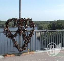Жінка-самогубець і рятувальник - бесіда ціною в життя - відео Жінка-самогубець і рятувальник - бесіда ціною в життя - відео