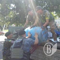 Спецбатальйон Чернігів роздав у Лисичанську харчі зі складу терористів