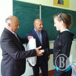 Чернігівська «Батьківщина» зібрала ранець дітям-переселенцям Чернігівська «Батьківщина» зібрала ранець дітям-переселенцям