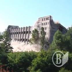 Вибух недобудованого корпусу «ЧеЗаРи» налякав Чернігів - відео, фото Вибух недобудованого корпусу «ЧеЗаРи» налякав Чернігів - відео, фото
