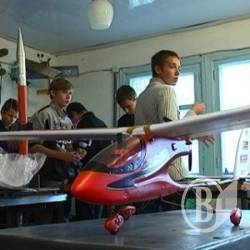 Учням горбівської школи на Куликівщині подарували літак Учням горбівської школи на Куликівщині подарували літак