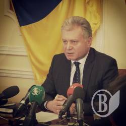 Мер Чернігова заборонив відключати електрику постачальникам тепла, води і газу Мер Чернігова заборонив відключати електрику постачальникам тепла, води і газу