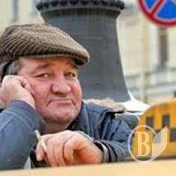 Гулянка з шиком – на таксі з автоматом «Калашникова» Гулянка з шиком – на таксі з автоматом «Калашникова»