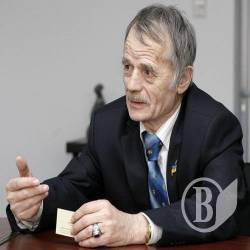 Джемілєв: Україна повинна залишити Крим без світла та продуктів Джемілєв: Україна повинна залишити Крим без світла та продуктів